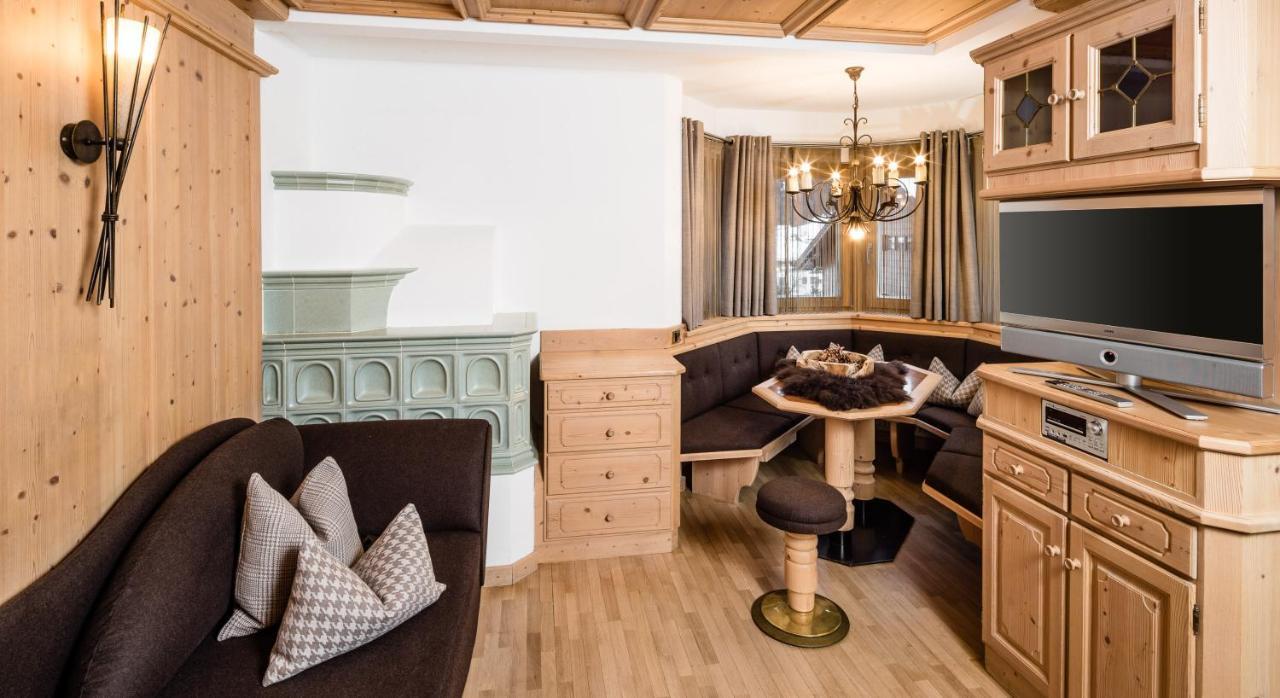 Apartments Villa Gardena - Gardenahotels Сельва-ди-Валь-Гардена Экстерьер фото