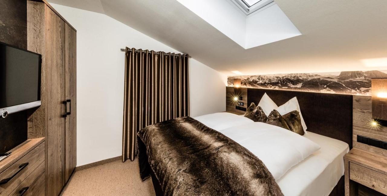 Apartments Villa Gardena - Gardenahotels Сельва-ди-Валь-Гардена Экстерьер фото