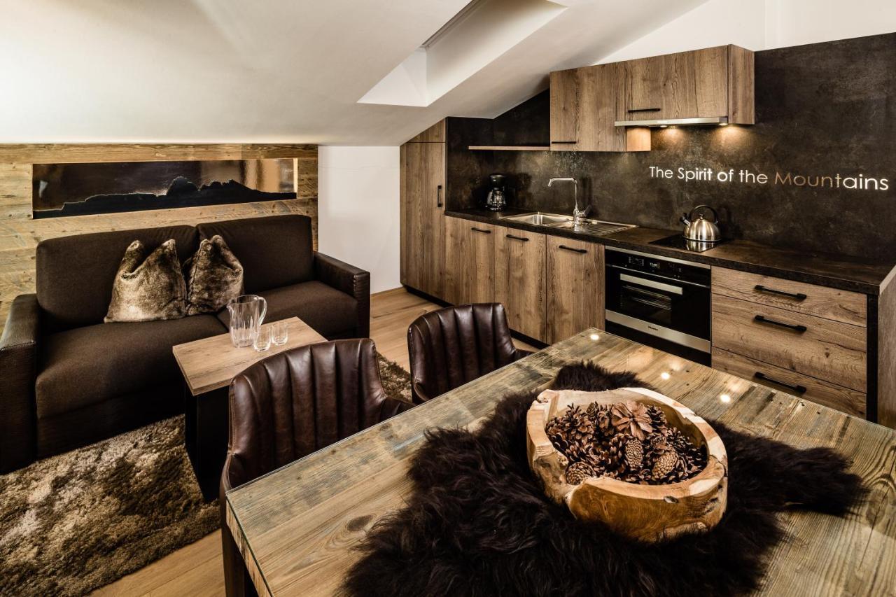 Apartments Villa Gardena - Gardenahotels Сельва-ди-Валь-Гардена Экстерьер фото