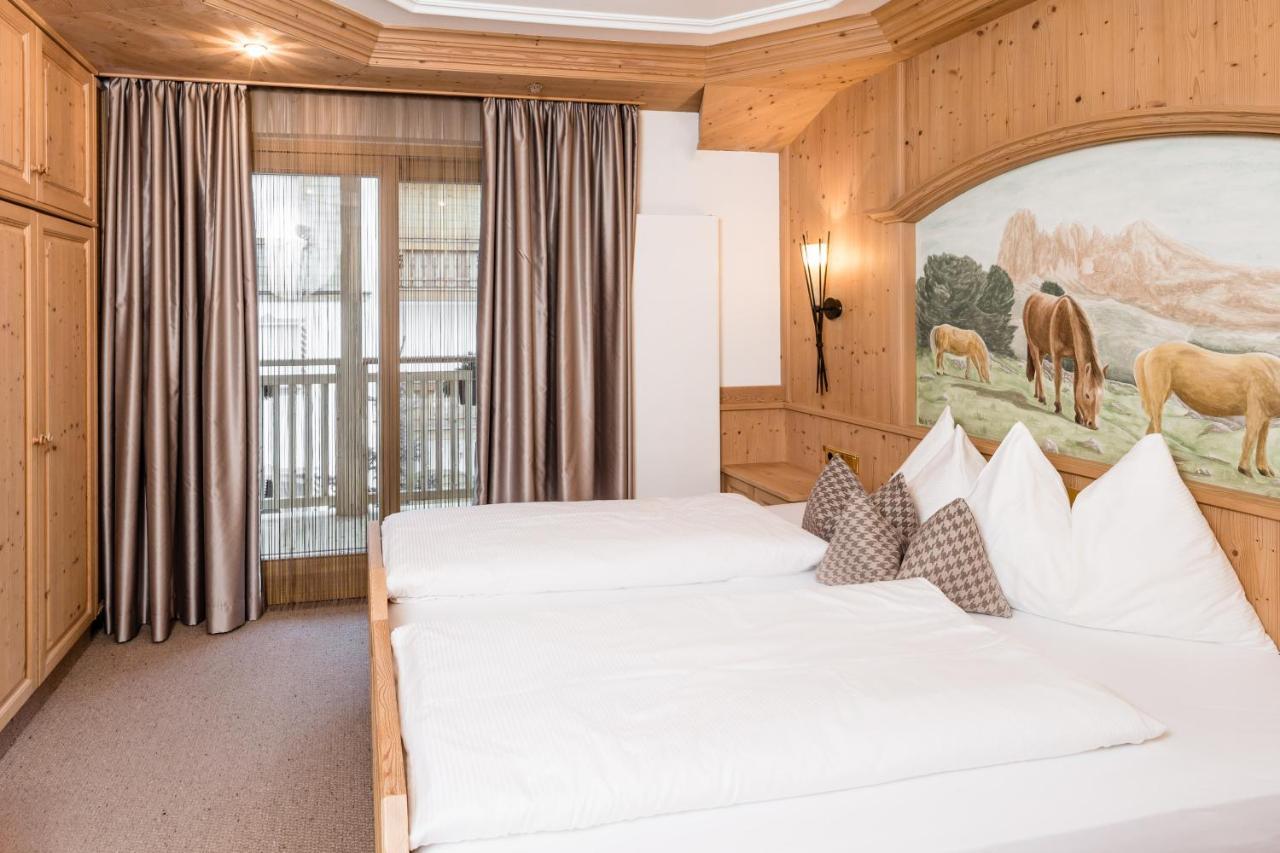 Apartments Villa Gardena - Gardenahotels Сельва-ди-Валь-Гардена Экстерьер фото