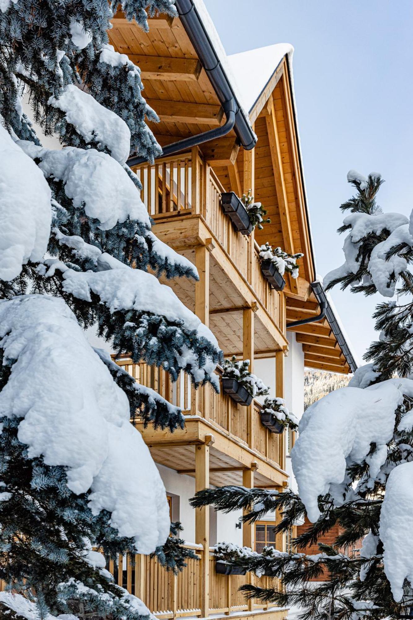 Apartments Villa Gardena - Gardenahotels Сельва-ди-Валь-Гардена Экстерьер фото